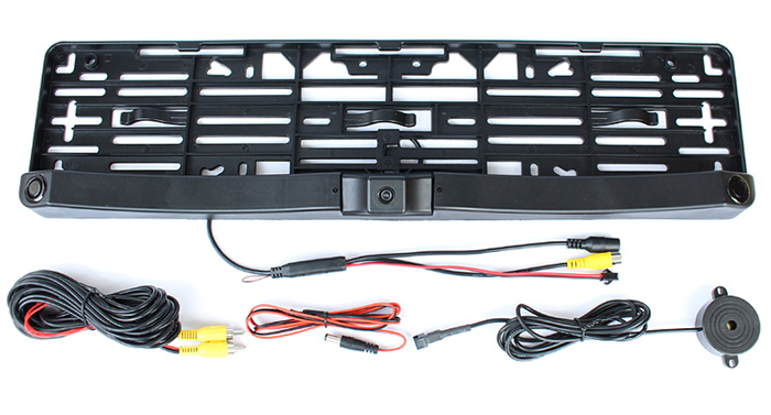 Achteruitrijcamera in kentekenplaten met parkeersensoren