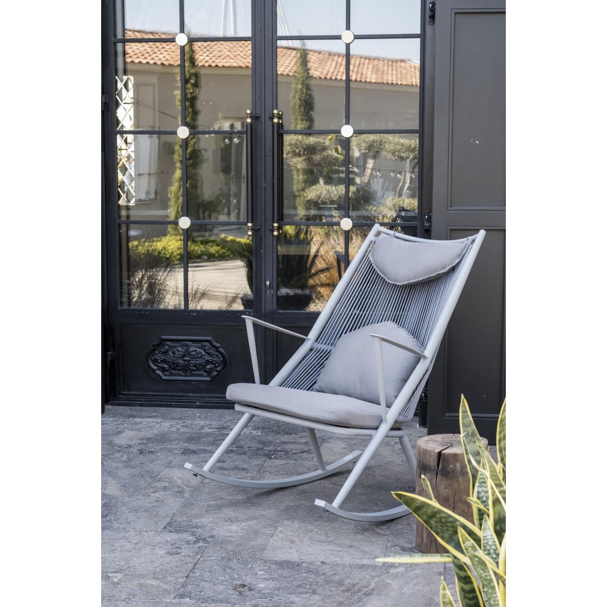 schommelfauteuil op het terras metalen aluminium tuin